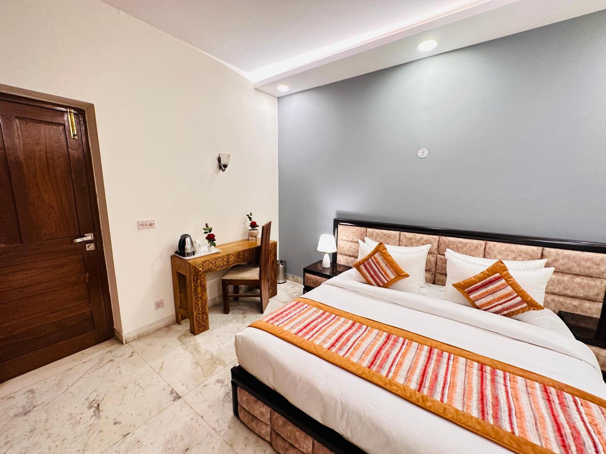 Grove Residency Hauz Khas New Delhi Couple Friendly Hotel Exterior foto